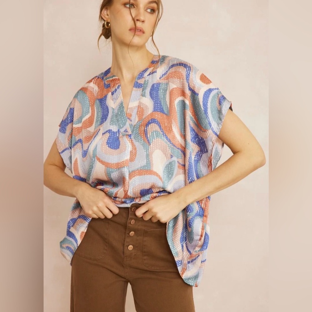 NWT MYSTICAL MAGIC PATTERNED TOP